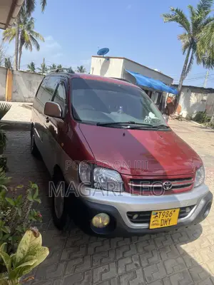 Toyota Noah 2003 Red