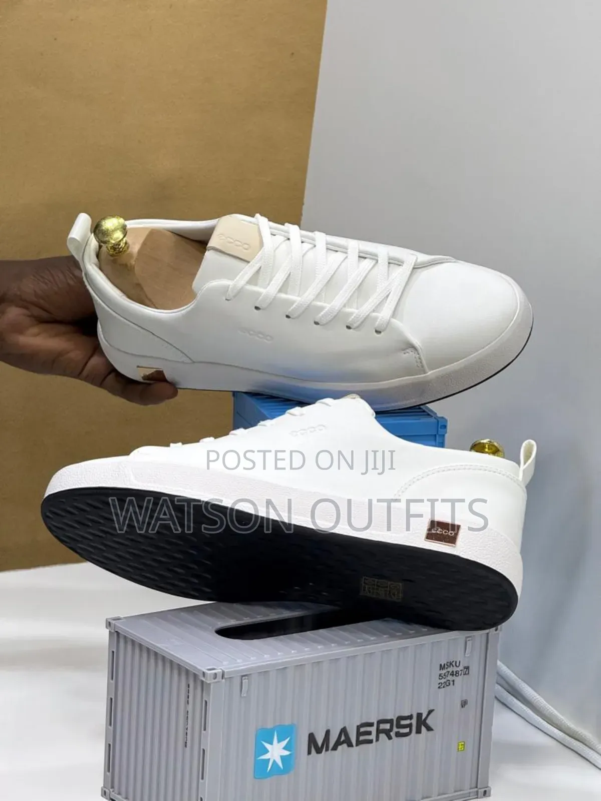 Men's Leather Shoes Smartly Handled