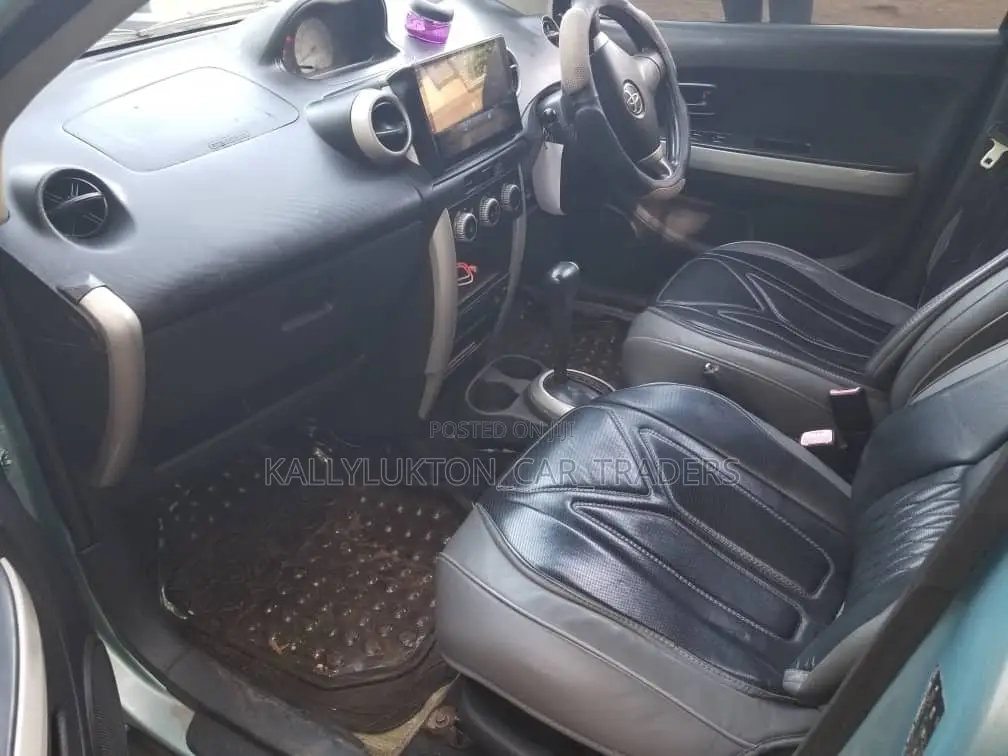 Toyota IST 2004 Blue