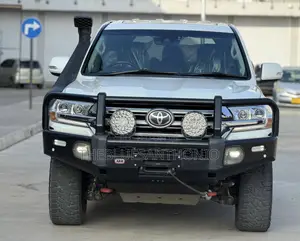 Toyota Land Cruiser 2019 White