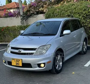 Toyota IST 2005 Silver