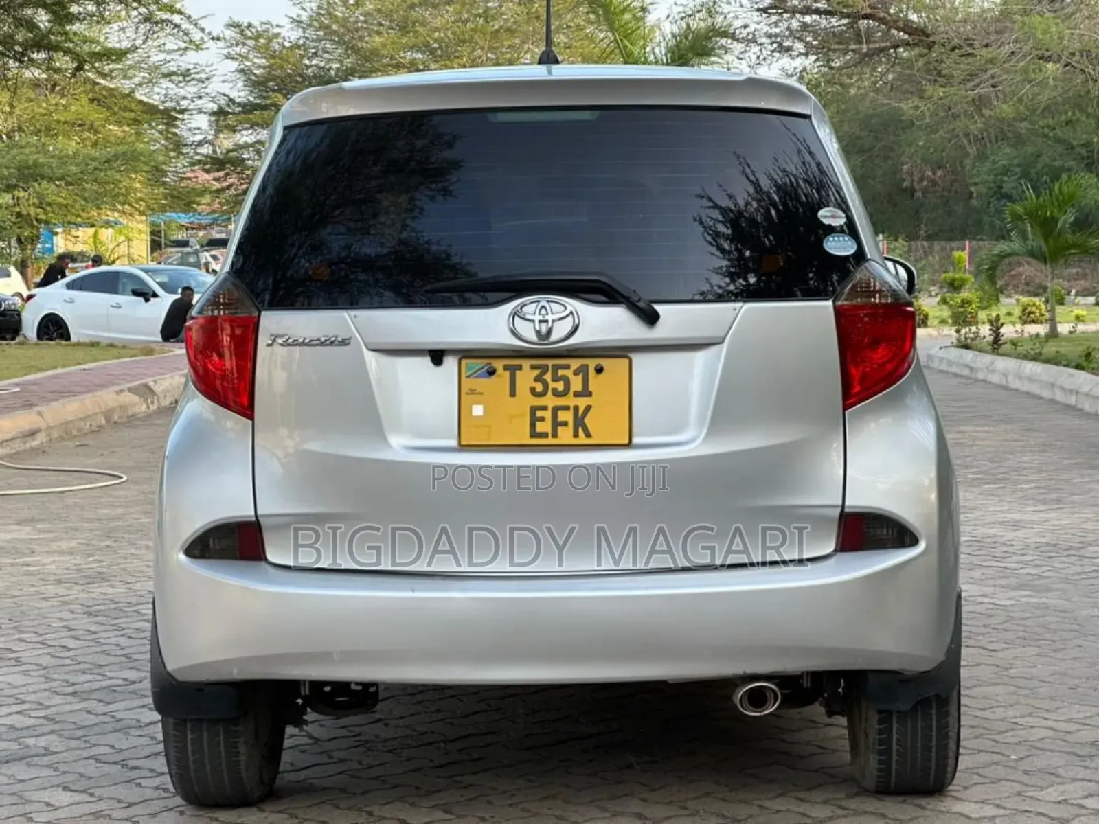Toyota Ractis 2011 Silver