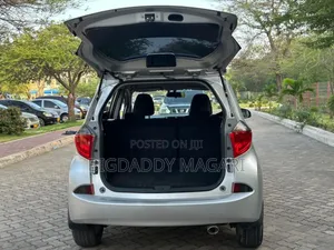 Toyota Ractis 2011 Silver