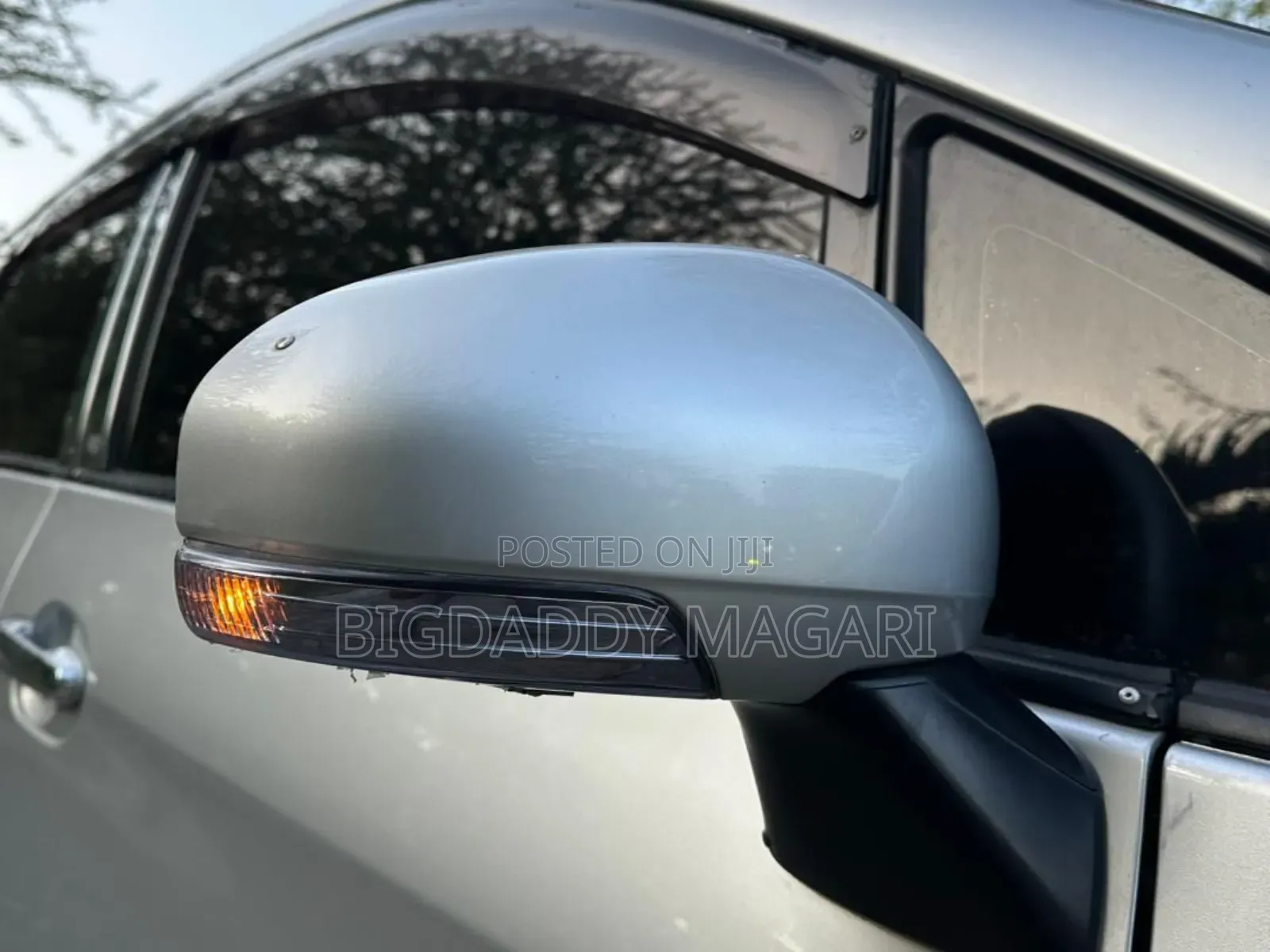 Toyota Ractis 2011 Silver