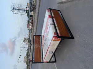 Kitanda Kizuri. Queen Size