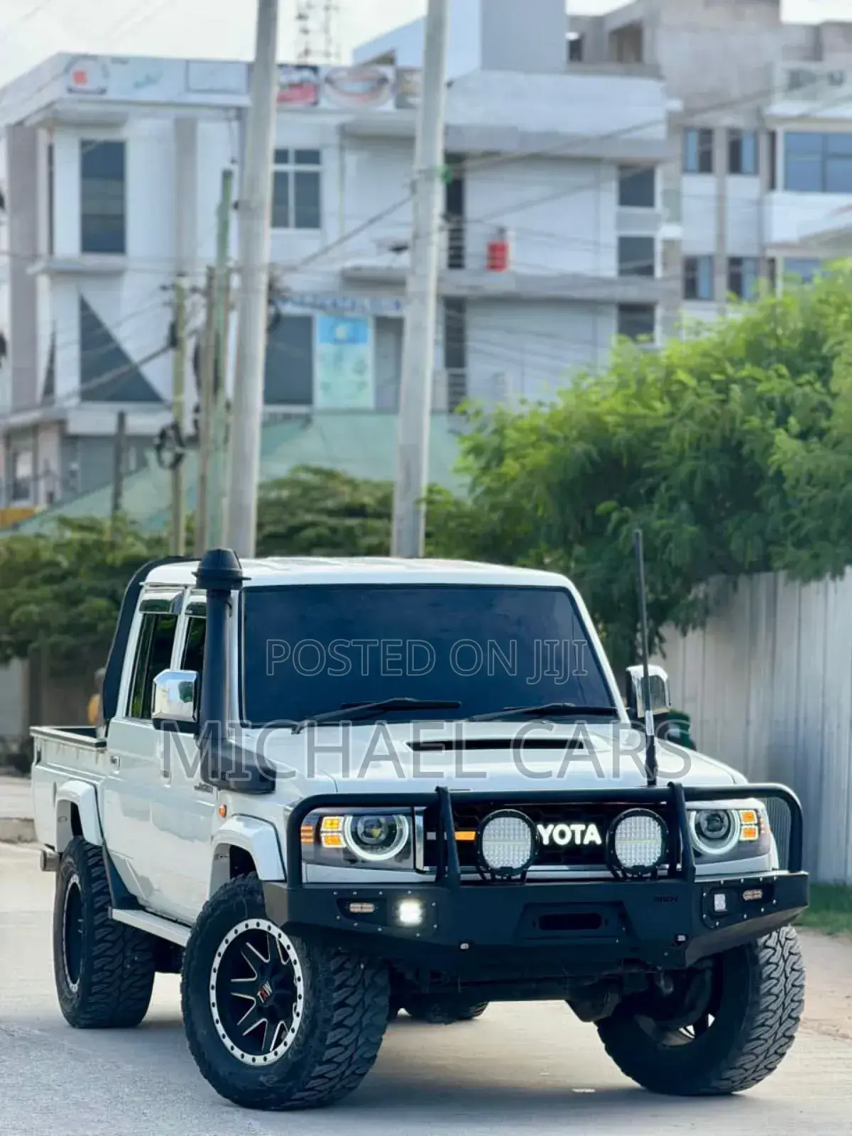 Toyota Land Cruiser 2016 White