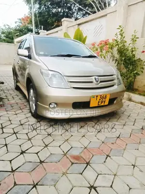 Toyota IST 2005 Beige
