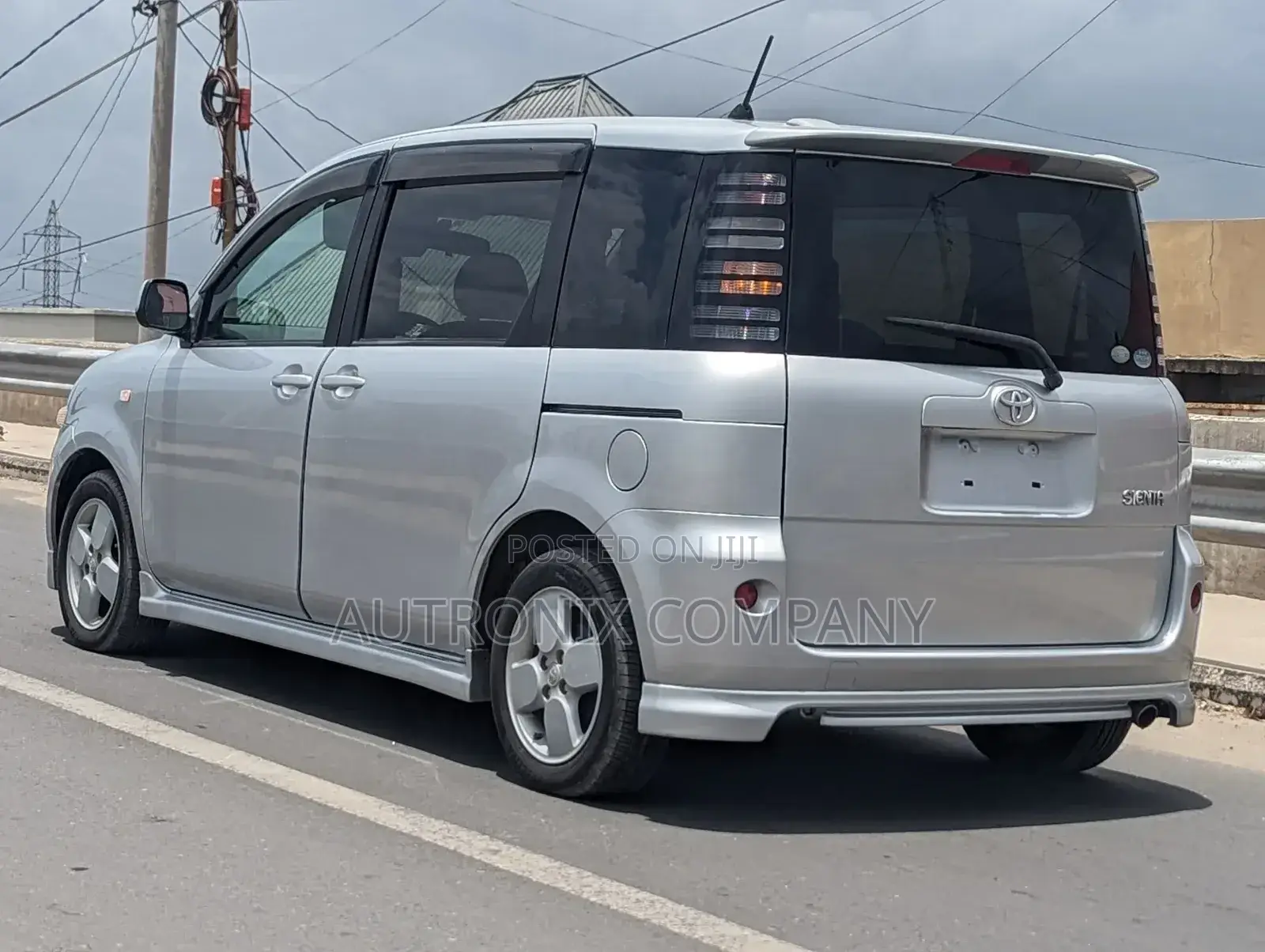 Toyota Sienta 2005 Silver