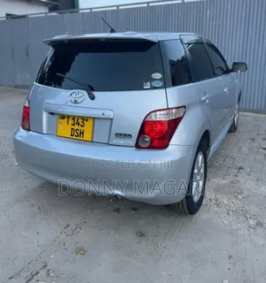 Toyota IST 2007 Silver