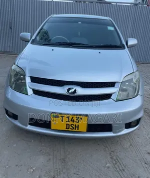 Toyota IST 2007 Silver