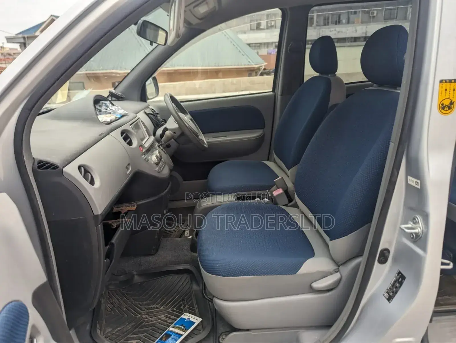 Toyota Sienta 2005 Silver