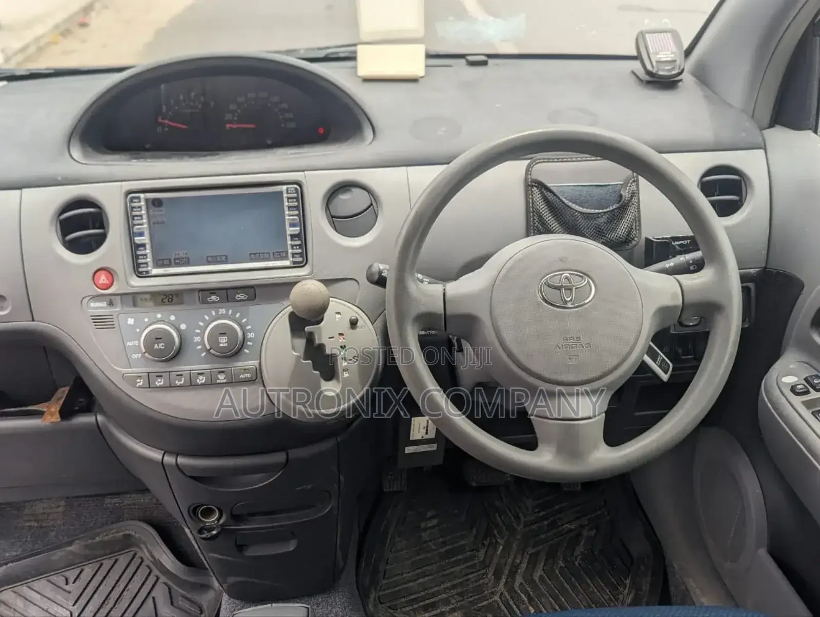Toyota Sienta 2005 Silver