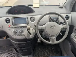 Toyota Sienta 2005 Silver
