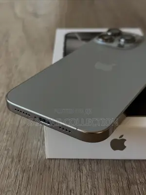 New Apple iPhone 16 Pro Max 256 GB Silver