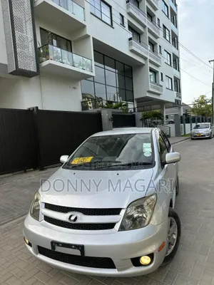 Toyota IST 2007 Silver