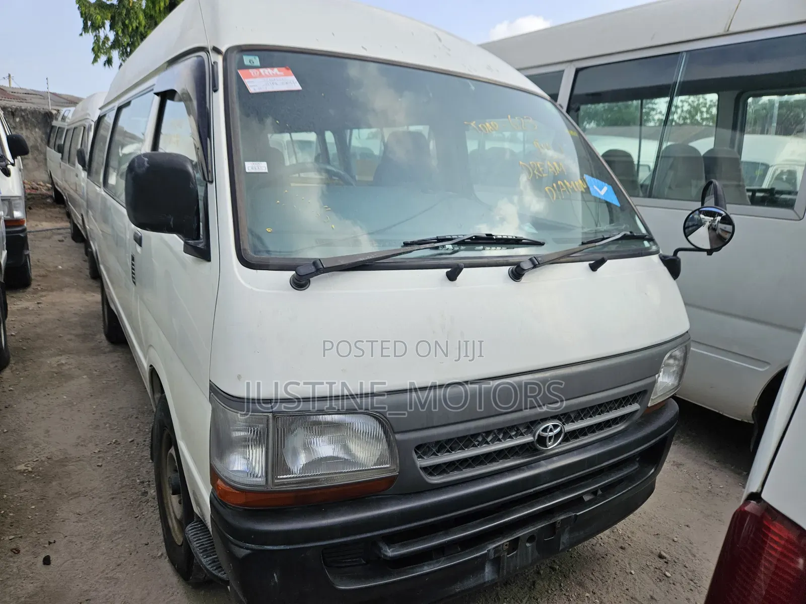 Toyota HiAce 2001 White
