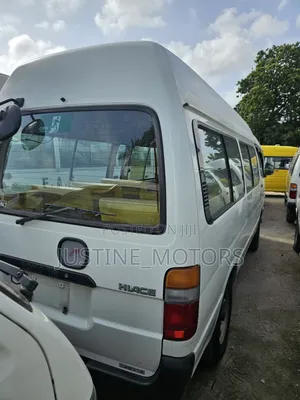 Toyota HiAce 2001 White