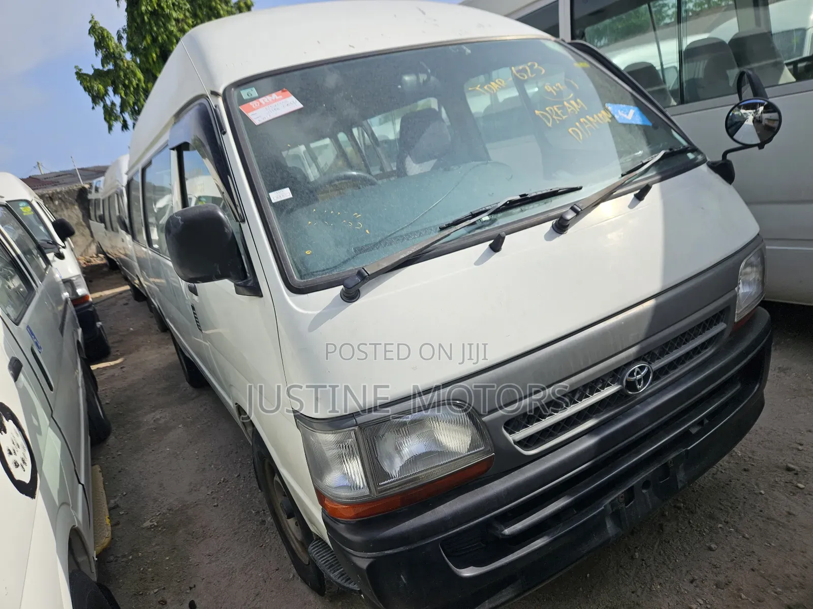 Toyota HiAce 2001 White