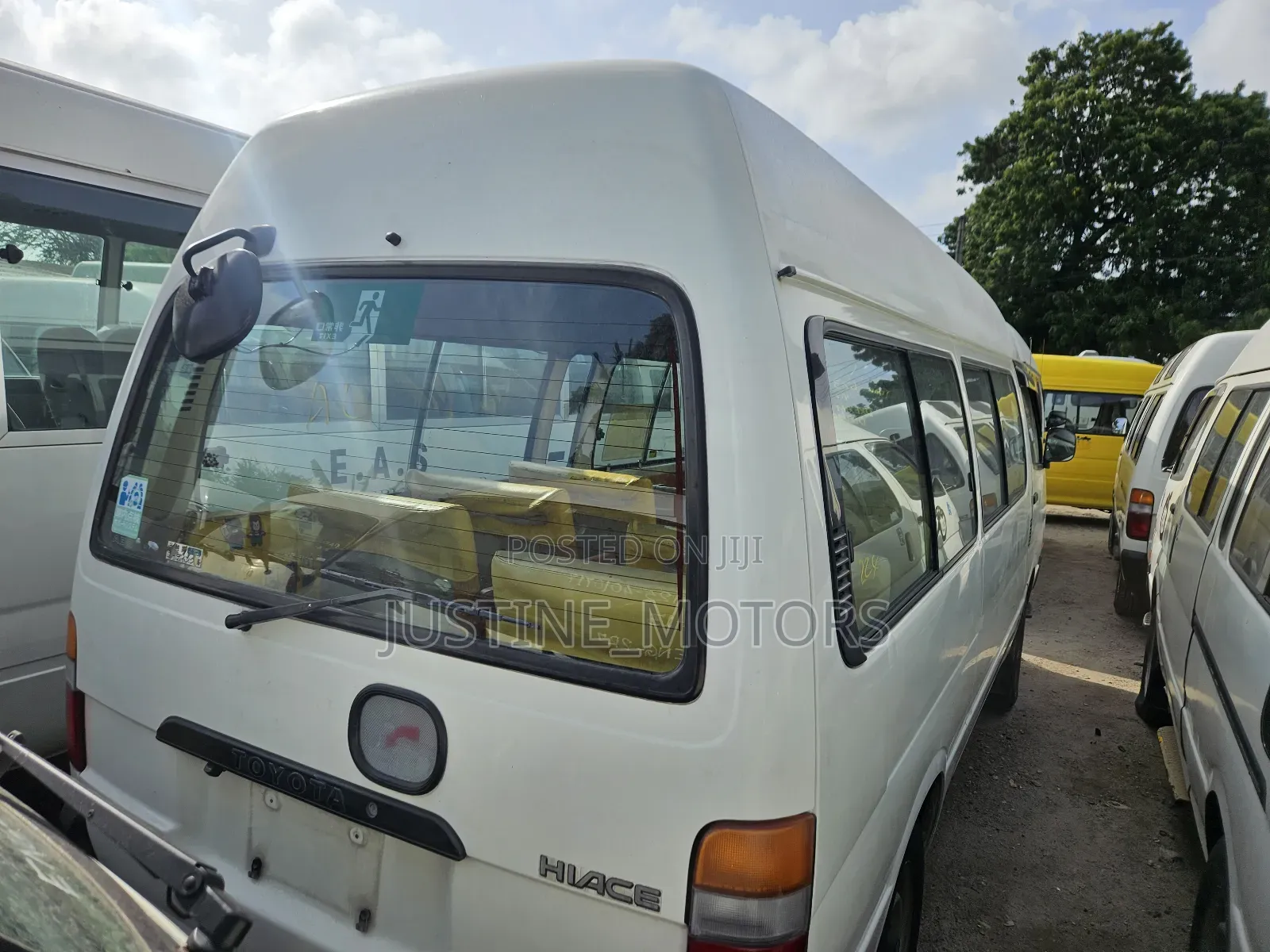 Toyota HiAce 2001 White