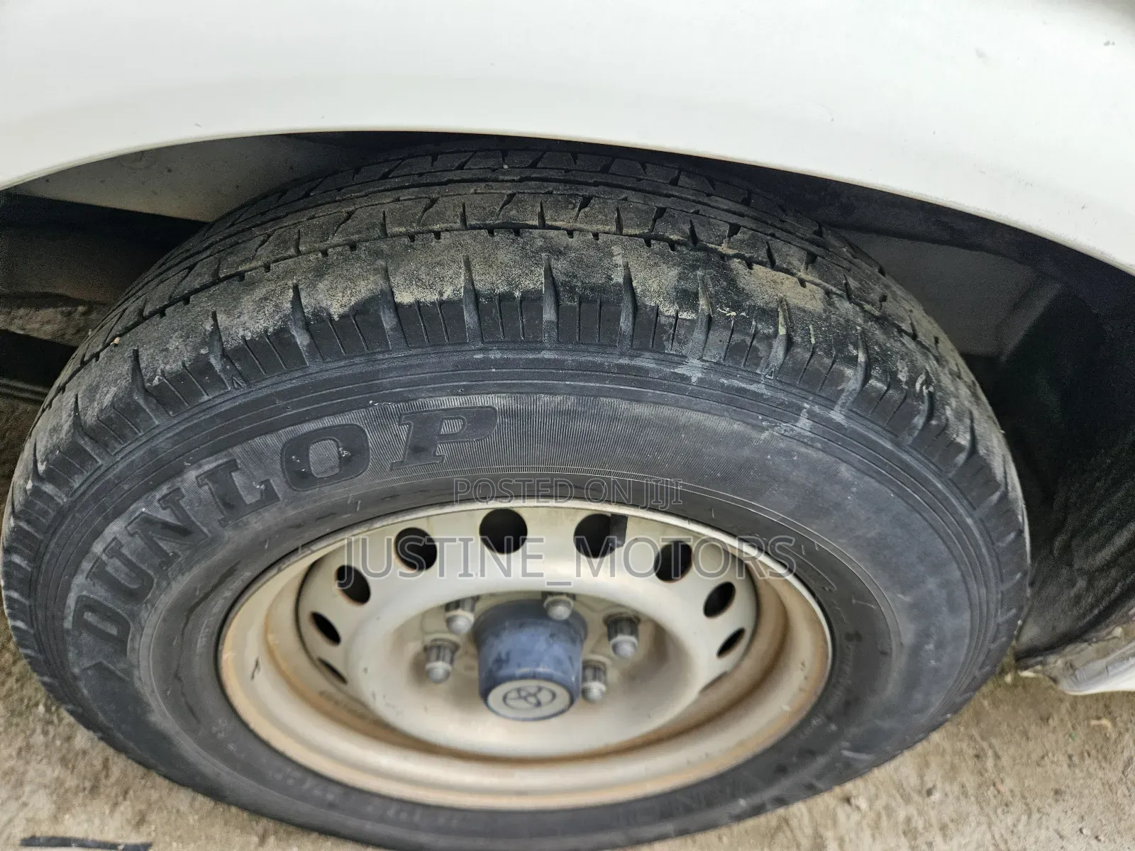 Toyota HiAce 2001 White
