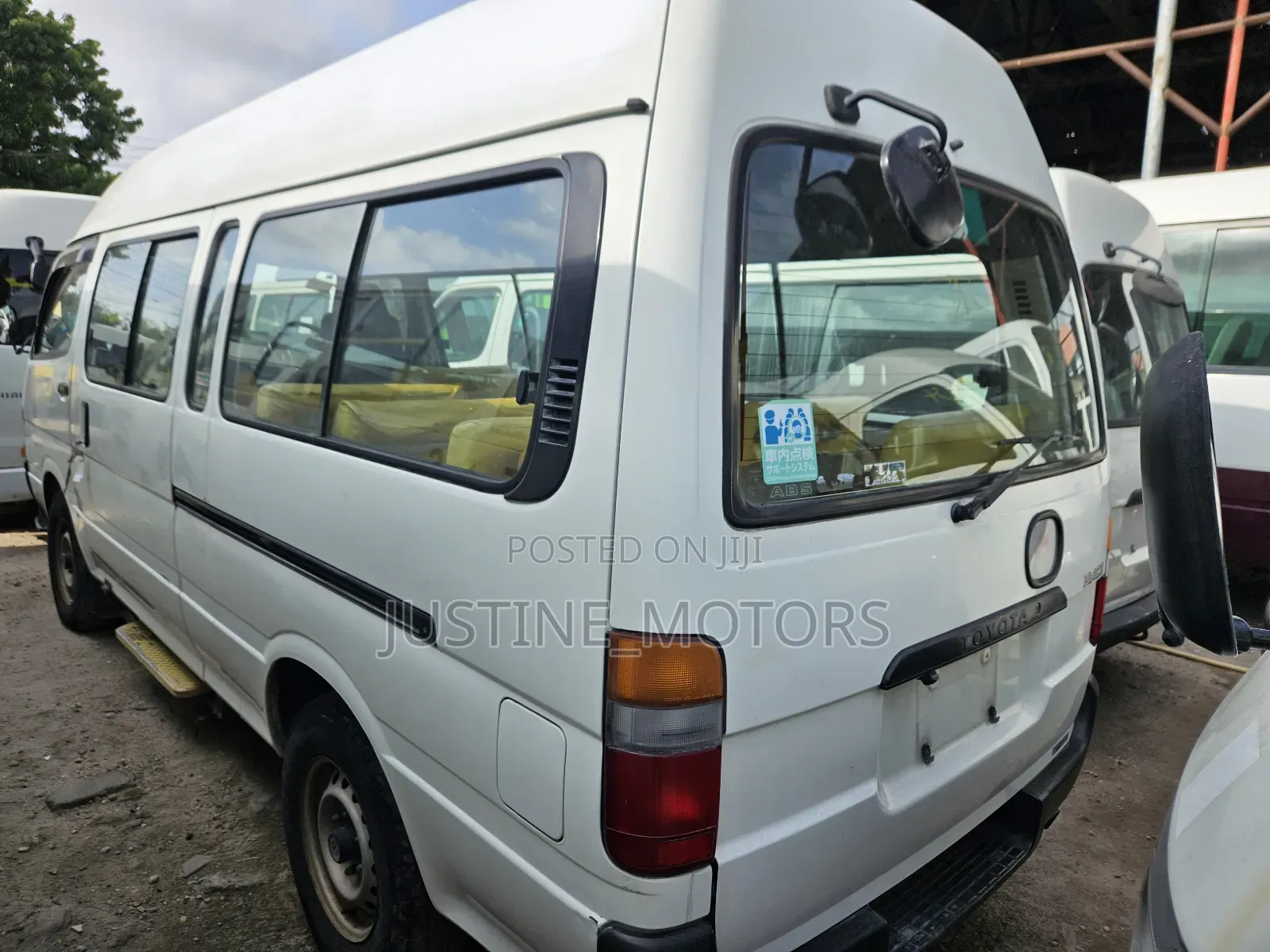 Toyota HiAce 2001 White
