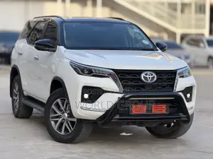Toyota Fortuner 2.8 D RWD 2020 White
