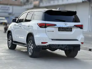 Toyota Fortuner 2.8 D RWD 2020 White