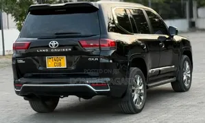 Toyota Land Cruiser 2023 Black