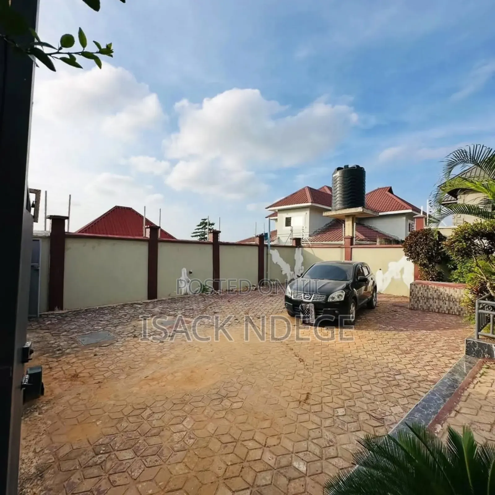 6bdrm House in Airport, Ilala for sale