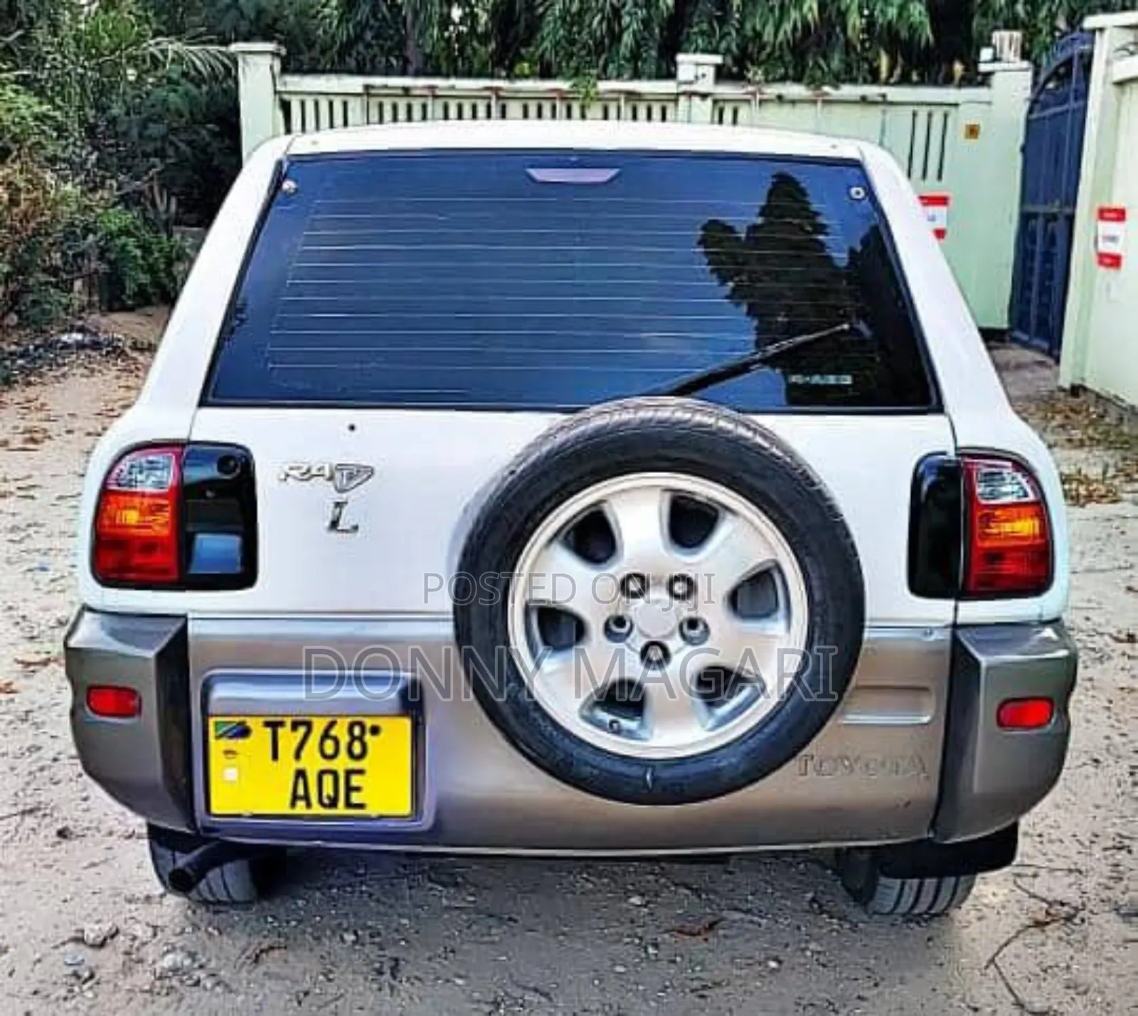 Toyota RAV4 1999 White