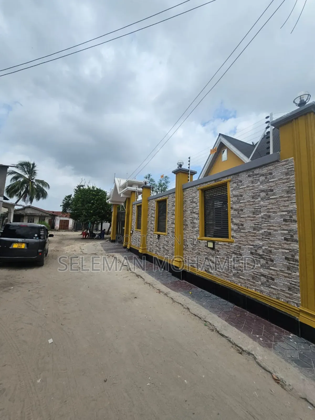 Furnished 4bdrm Chalet in Biriani Real Estate, Chamazi for sale