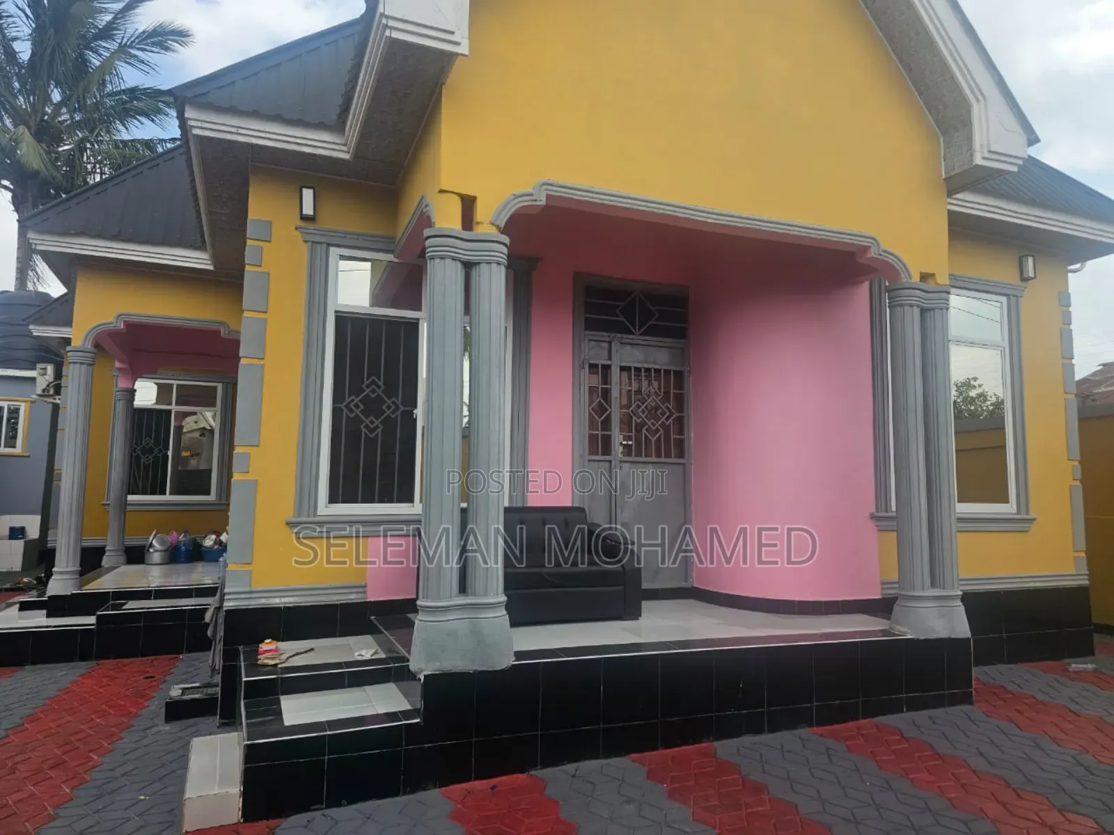 Furnished 4bdrm Chalet in Biriani Real Estate, Chamazi for sale