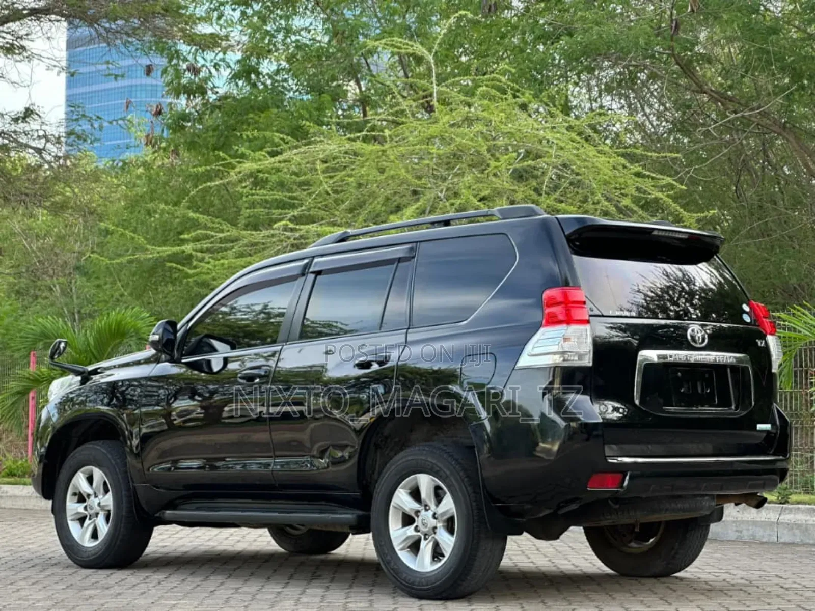 Toyota Land Cruiser Prado 2011 Black