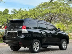 Toyota Land Cruiser Prado 2011 Black