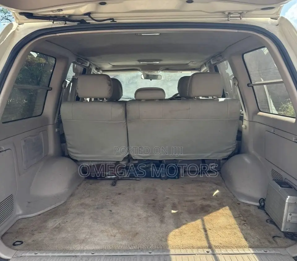 Toyota Land Cruiser 1999 White