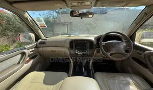 Toyota Land Cruiser 1999 White