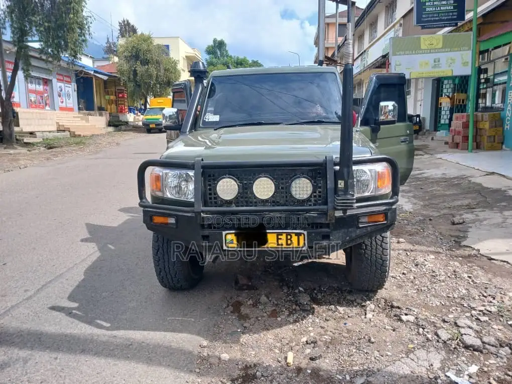 Toyota Land Cruiser 79 Series 2022 Green