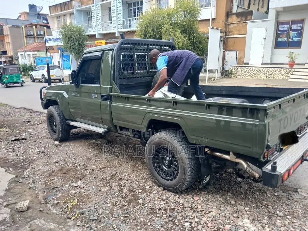 Toyota Land Cruiser 79 Series 2022 Green