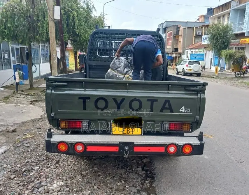Toyota Land Cruiser 79 Series 2022 Green