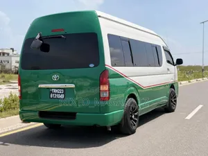 Toyota HiAce 2012 Green