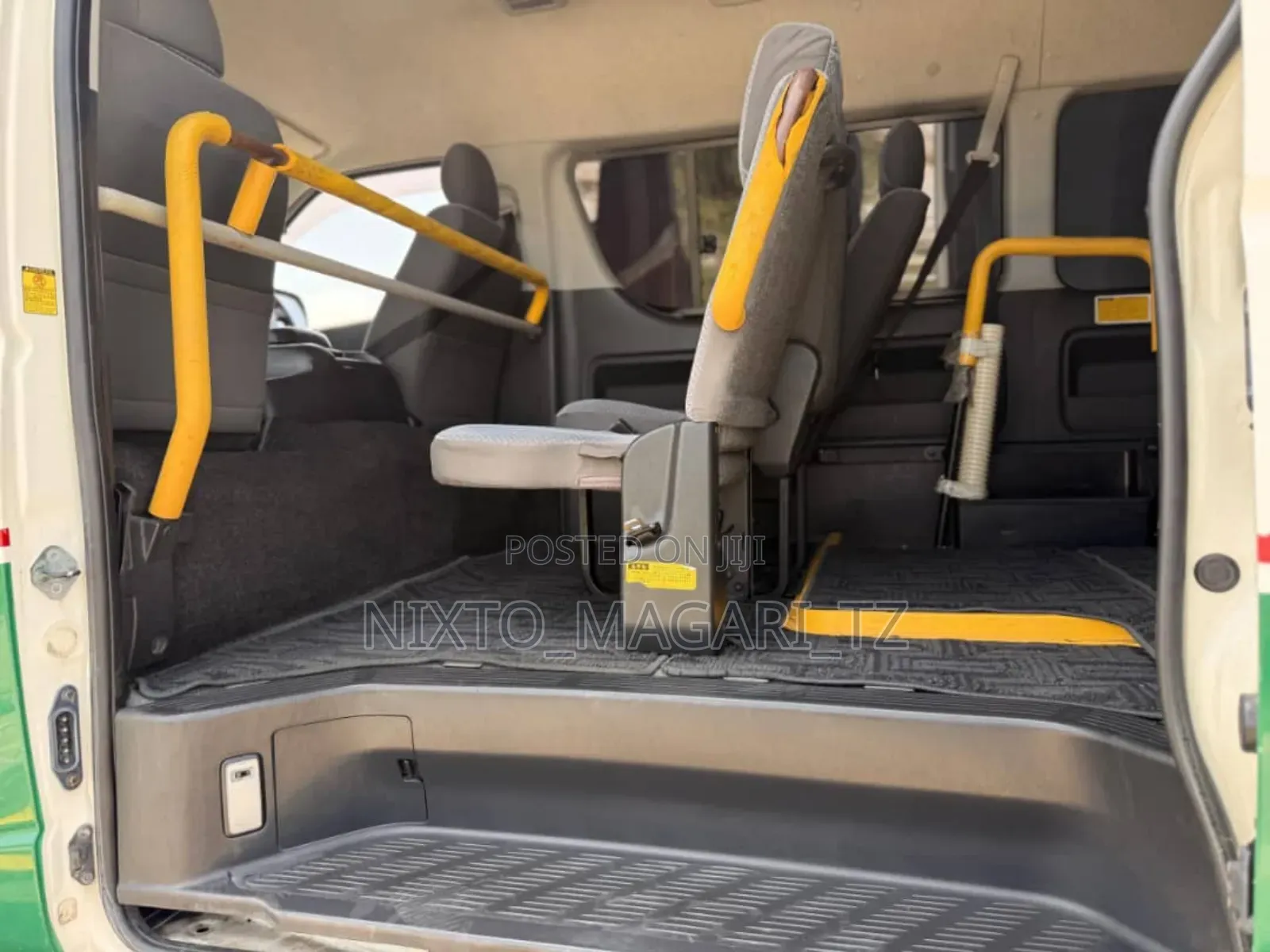 Toyota HiAce 2012 Green