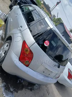 Toyota IST 2004 Silver