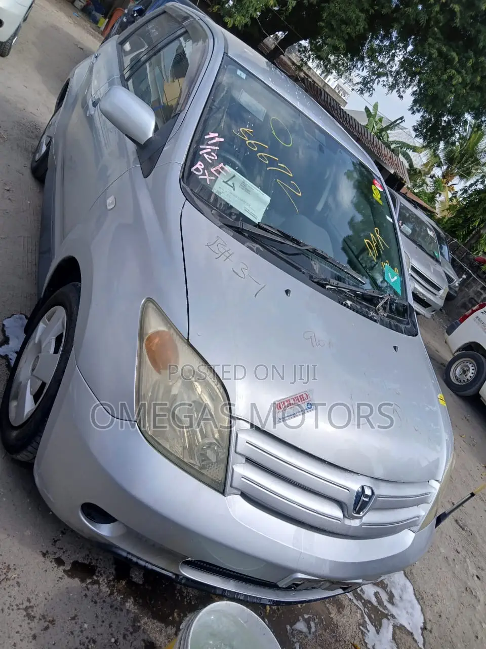Toyota IST 2004 Silver