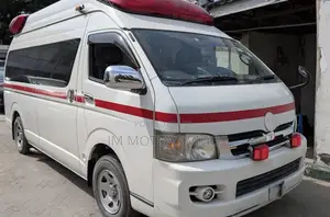 Toyota HiAce 2006 White
