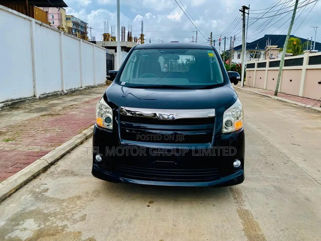 Toyota Noah 2009 Black