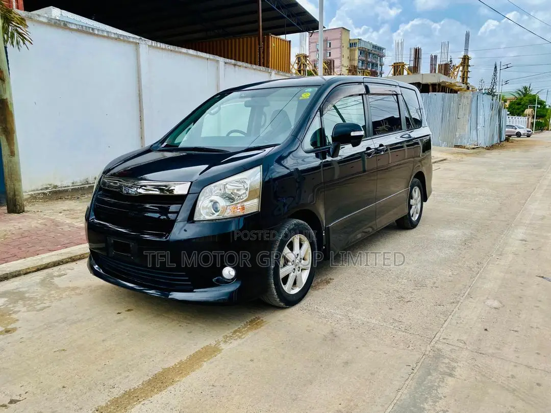 Toyota Noah 2009 Black