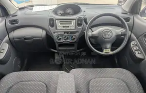 Toyota Fun Cargo 2002 Black