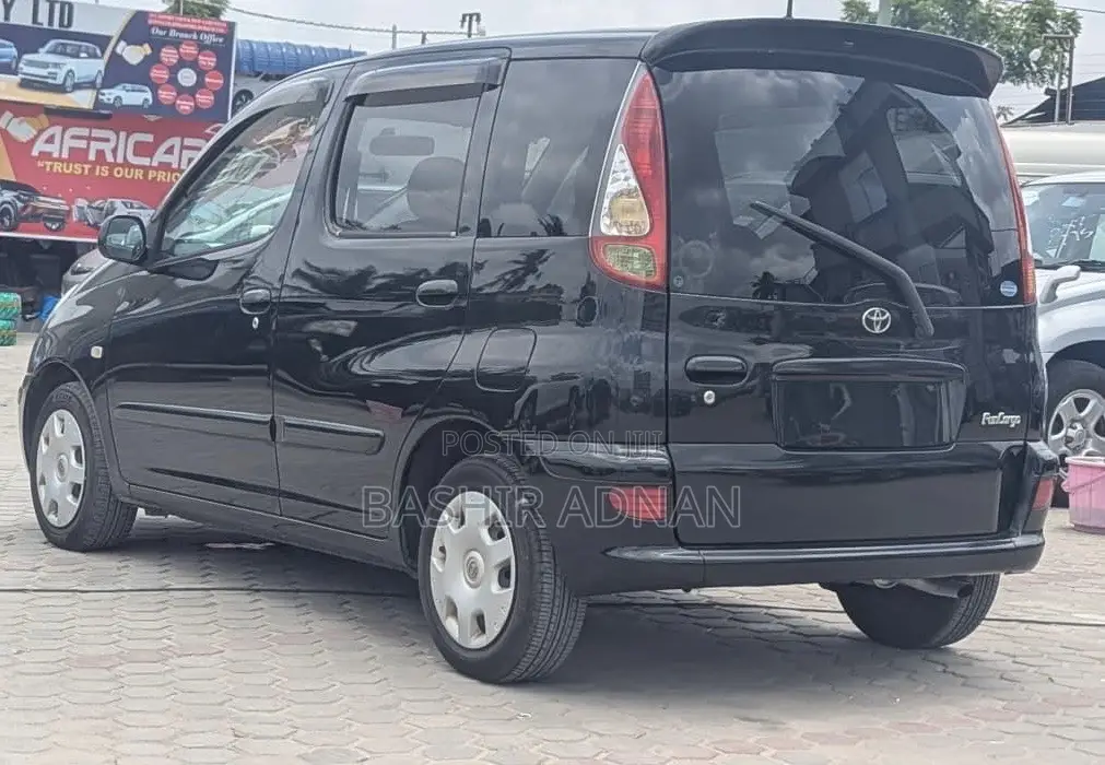 Toyota Fun Cargo 2002 Black