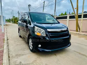 Toyota Noah 2009 Black