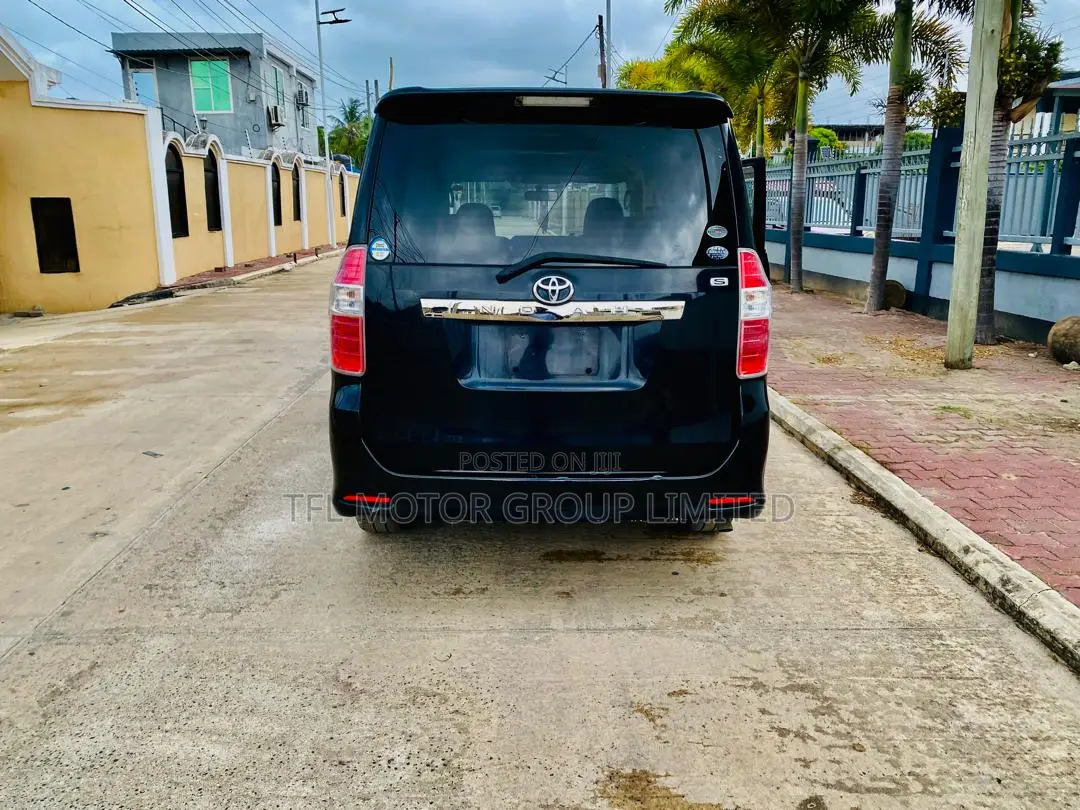 Toyota Noah 2009 Black